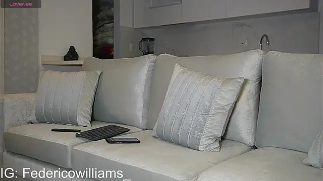 Snapshot of Derek_w chatting on 01-26-25, 01:31 Derek w online show from 01-26-25, 01:31