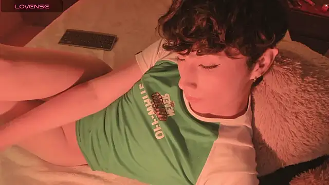 Snapshot of AdamDayt chatting on 01-22-25, 12:59 AdamDayt online show from 01-22-25, 12:59