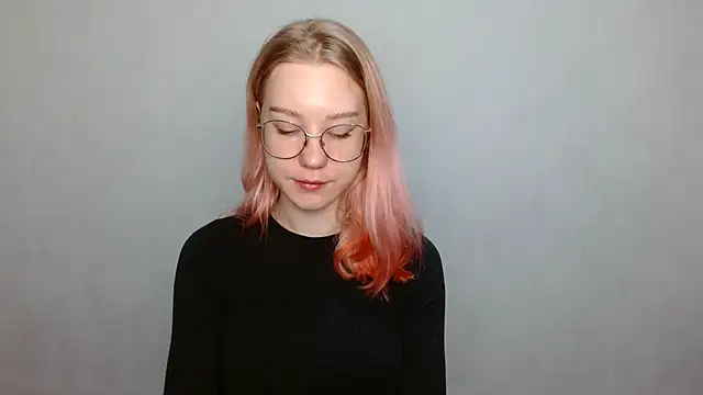 Snapshot of cindi_hot chatting on 12-14-24, 09:40 cindi hot online show from 12-14-24, 09:40