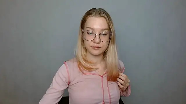 Snapshot of cindi_hot chatting on 01-29-25, 12:13 cindi hot online show from 01-29-25, 12:13