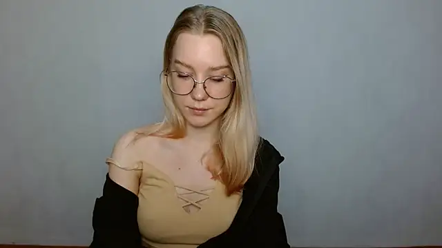 Snapshot of cindi_hot chatting on 02-09-25, 12:41 cindi hot online show from 02-09-25, 12:41