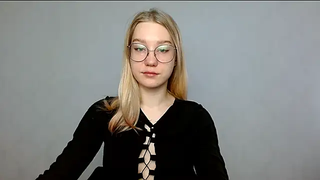 Snapshot of cindi_hot chatting on 02-18-25, 08:38 cindi hot online show from 02-18-25, 08:38