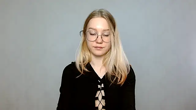 Snapshot of cindi_hot chatting on 02-18-25, 11:44 cindi hot online show from 02-18-25, 11:44