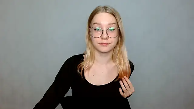 Snapshot of cindi_hot chatting on 02-20-25, 11:09 cindi hot online show from 02-20-25, 11:09