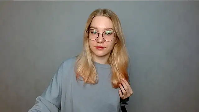 Snapshot of cindi_hot chatting on 02-25-25, 06:36 cindi hot online show from 02-25-25, 06:36