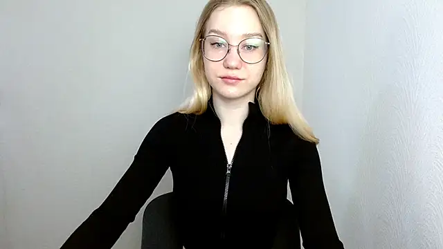 Snapshot of cindi_hot chatting on 03-13-25, 09:10 cindi hot online show from 03-13-25, 09:10