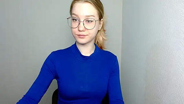 Snapshot of cindi_hot chatting on 03-15-25, 11:29 cindi hot online show from 03-15-25, 11:29