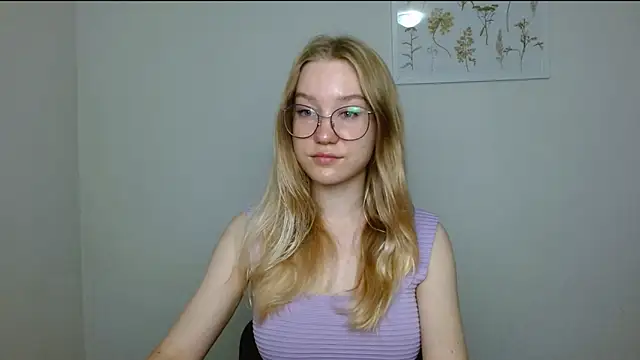 Snapshot of cindi_hot chatting on 09-24-25, 09:12 cindi hot online show from 09-24-25, 09:12