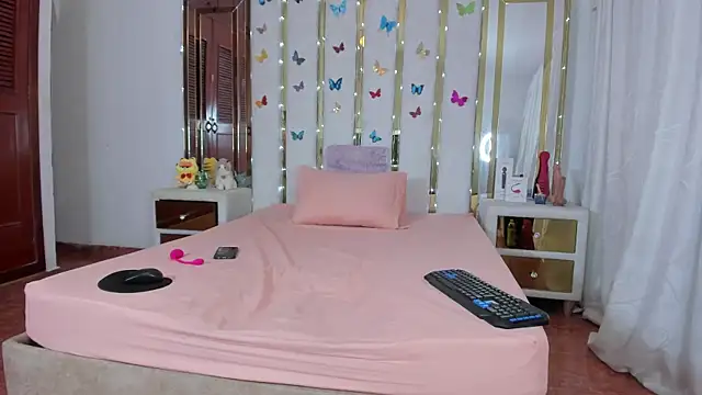 AnyelaGitanaMature online show from 11-29-25, 03:42