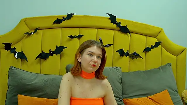 LessySmith online show from 10-31-25, 04:30