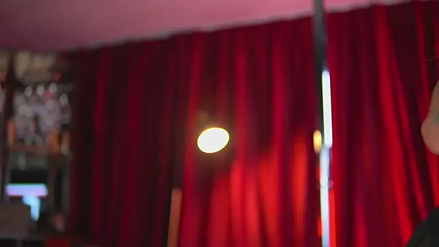 Snapshot of Evelyn_Evyyy chatting on 09-25-25, 06:11 Evelyn Evyyy online show from 09-25-25, 06:11