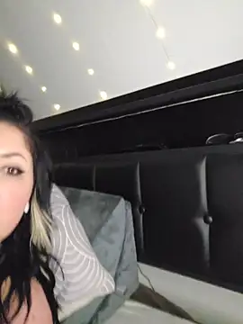 -BonnieBlack- online show from 04-01-26, 04:02