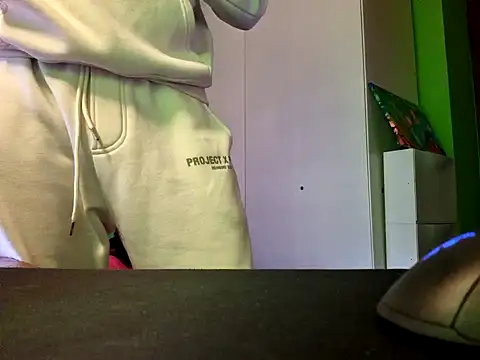 Snapshot of MASTERMONEY chatting on 10-20-25, 11:10 MASTERMONEY online show from 10-20-25, 11:10