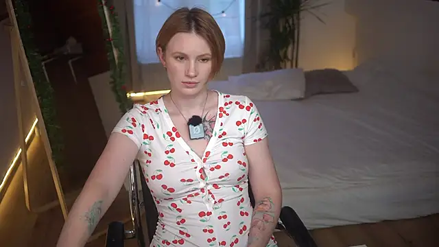 Snapshot of AkaneiroDemon chatting on 12-18-24, 01:34 AkaneiroDemon online show from 12-18-24, 01:34