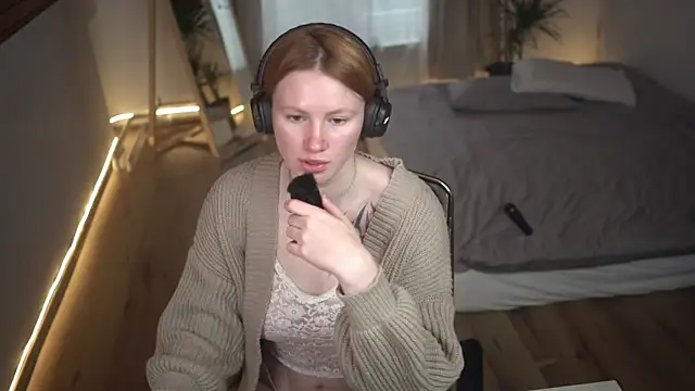 Snapshot of AkaneiroDemon chatting on 01-20-25, 01:53 AkaneiroDemon online show from 01-20-25, 01:53