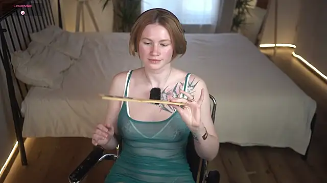 Snapshot of AkaneiroDemon chatting on 02-11-25, 02:02 AkaneiroDemon online show from 02-11-25, 02:02