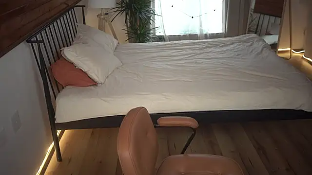 Snapshot of AkaneiroDemon chatting on 03-10-25, 01:10 AkaneiroDemon online show from 03-10-25, 01:10