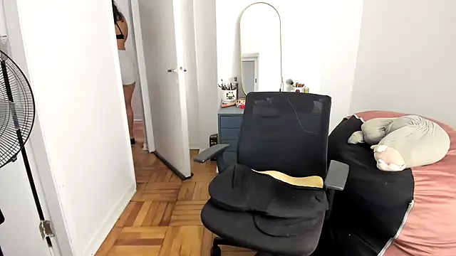 cinnamon rosa online show from 01-29-25, 12:22