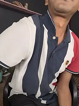 Snapshot of richardjames95 chatting on 11-21-25, 06:39 richardjames95 online show from 11-21-25, 06:39