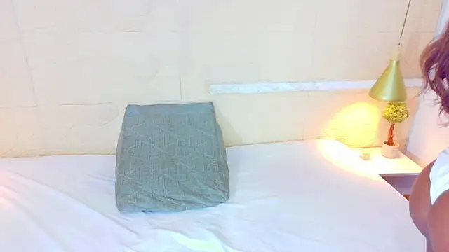 Shamiraa moore online show from 04-08-26, 05:46