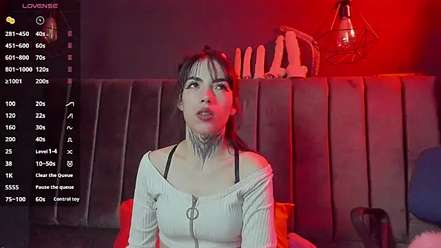 Snapshot of Alice_ch1 chatting on 01-30-25, 07:04 Alice ch1 online show from 01-30-25, 07:04