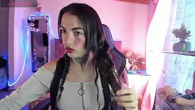 Snapshot of Alice_ch1 chatting on 09-26-25, 01:26 Alice ch1 online show from 09-26-25, 01:26