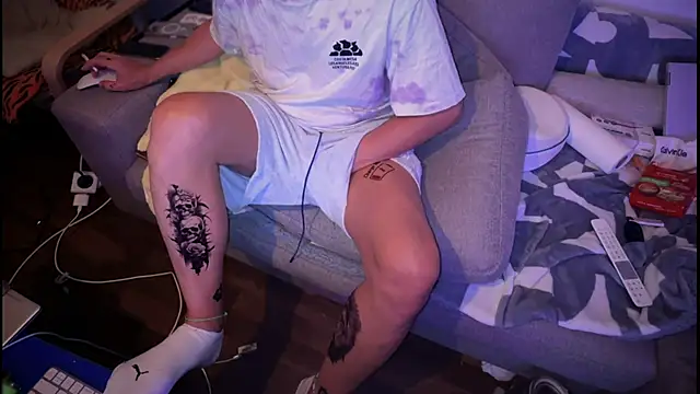 Snapshot of swissMen_DE chatting on 12-05-24, 04:53 swissMen DE online show from 12-05-24, 04:53