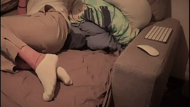 Snapshot of swissMen_DE chatting on 03-11-25, 11:15 swissMen DE online show from 03-11-25, 11:15