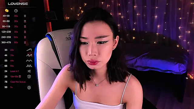 Snapshot of sensualily chatting on 12-15-24, 05:20 sensualily online show from 12-15-24, 05:20