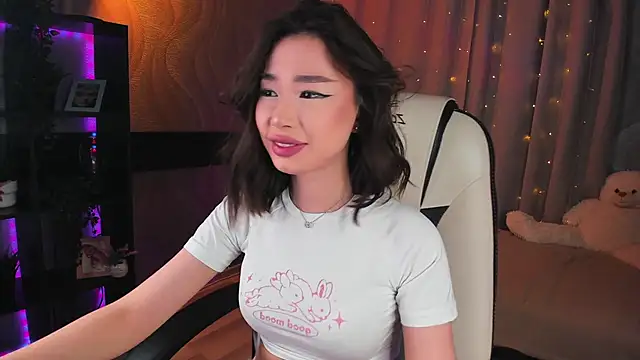 Snapshot of sensualily chatting on 03-08-25, 05:01 sensualily online show from 03-08-25, 05:01