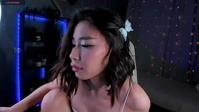 Snapshot of sensualily chatting on 03-15-25, 06:10 sensualily online show from 03-15-25, 06:10