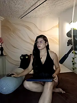 Snapshot of CherryBlossomm_ chatting on 10-15-25, 01:28 CherryBlossomm  online show from 10-15-25, 01:28