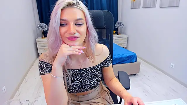 SelenaeMoore online show from 01-14-25, 06:49