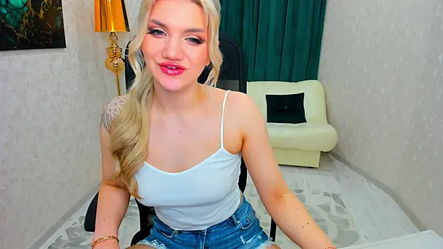 SelenaeMoore online show from 02-09-25, 12:17