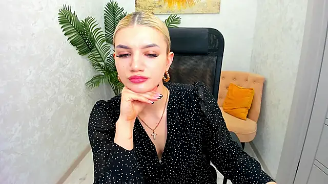 SelenaeMoore online show from 03-13-25, 02:44