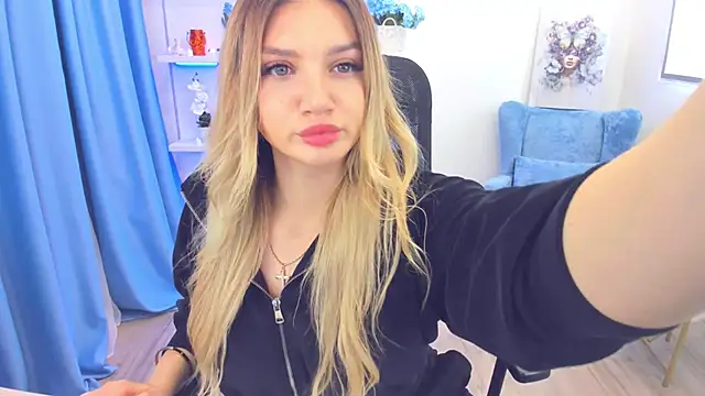 SelenaeMoore online show from 10-21-25, 03:29