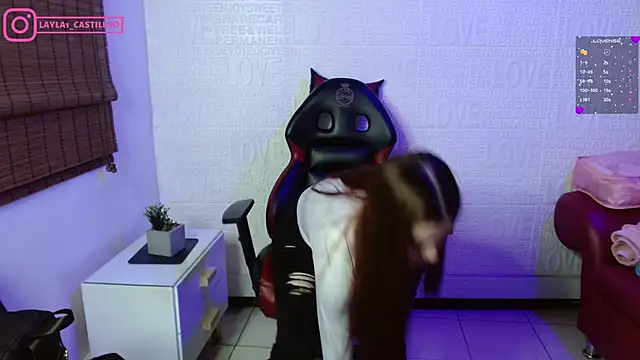 Layla castilloo online show from 02-05-25, 08:14