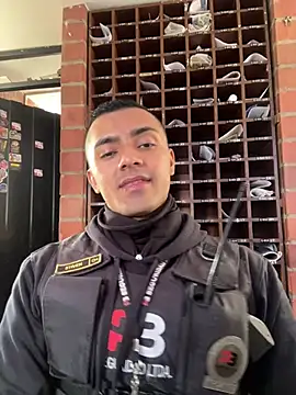 Snapshot of Stiven-Bell chatting on 01-24-25, 01:25 Stiven-Bell online show from 01-24-25, 01:25