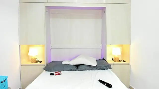 Snapshot of KendallRosse1 chatting on 01-09-25, 01:35 KendallRosse1 online show from 01-09-25, 01:35