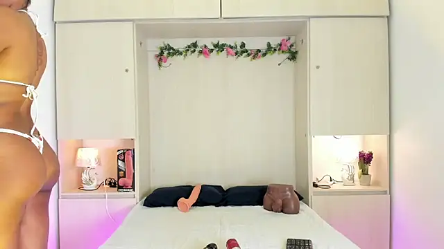 Snapshot of KendallRosse1 chatting on 12-05-25, 11:52 KendallRosse1 online show from 12-05-25, 11:52