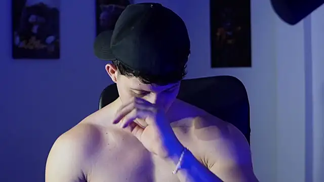 Hazzan Velez online show from 12-01-25, 06:13