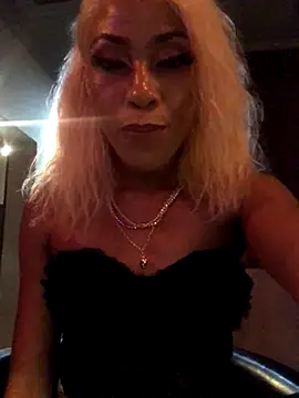 Snapshot of Kylie_Hairy_Bbc chatting on 12-05-24, 07:49 Kylie Hairy Bbc online show from 12-05-24, 07:49