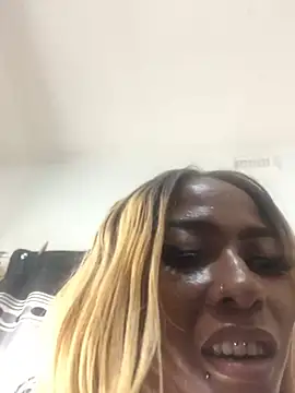 Snapshot of Kylie_Hairy_Bbc chatting on 01-16-25, 05:11 Kylie Hairy Bbc online show from 01-16-25, 05:11
