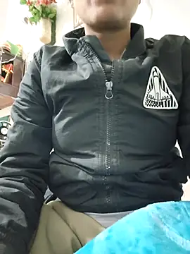 Snapshot of Priya-89 chatting on 12-02-25, 10:31 Priya-89 online show from 12-02-25, 10:31