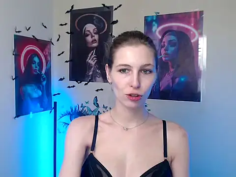 StrangerGi online show from 11-11-25, 01:00