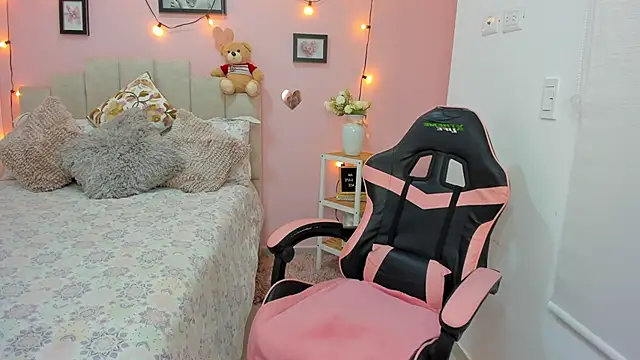 emilyharrix online show from 11-20-25, 08:52