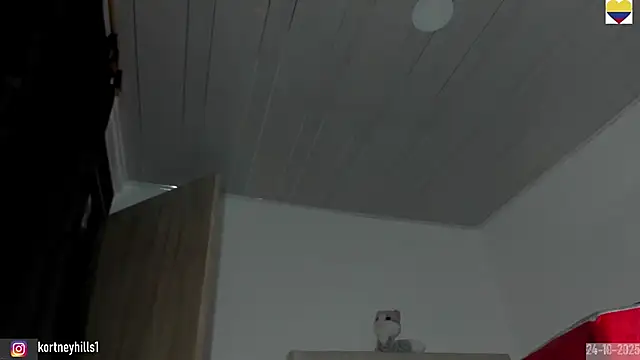 Snapshot of sexykortney chatting on 10-25-25, 03:47 sexykortney online show from 10-25-25, 03:47