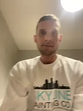 Camcam21 online show from 03-08-25, 06:32