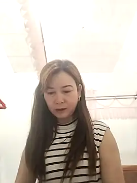 Snapshot of Sexy-ladyboobs20 chatting on 12-25-24, 10:16 Sexy-ladyboobs20 online show from 12-25-24, 10:16