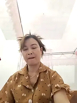 Snapshot of Sexy-ladyboobs20 chatting on 12-31-24, 11:42 Sexy-ladyboobs20 online show from 12-31-24, 11:42